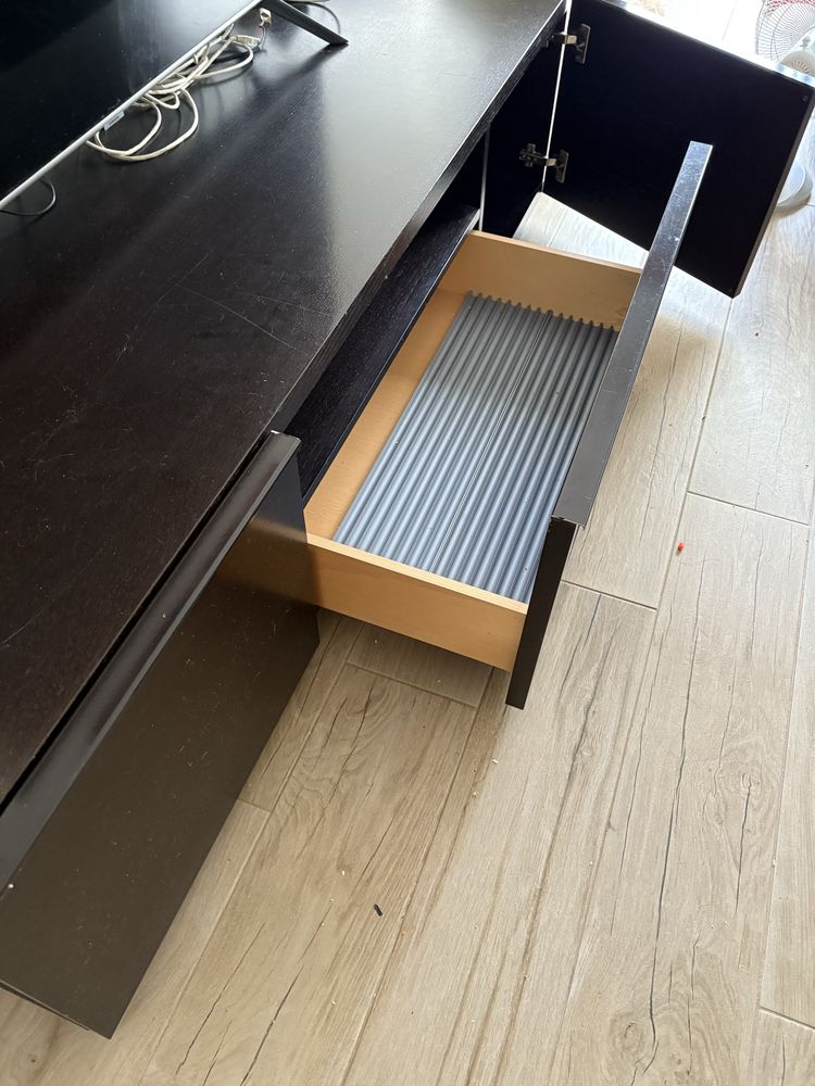 Móvel de Sala para TV – Preto, Design Moderno