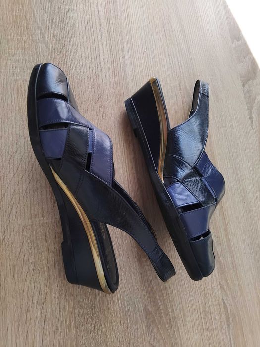 Босоніжки жіночі з натуральної шкіри. Вироблені в Німеччині