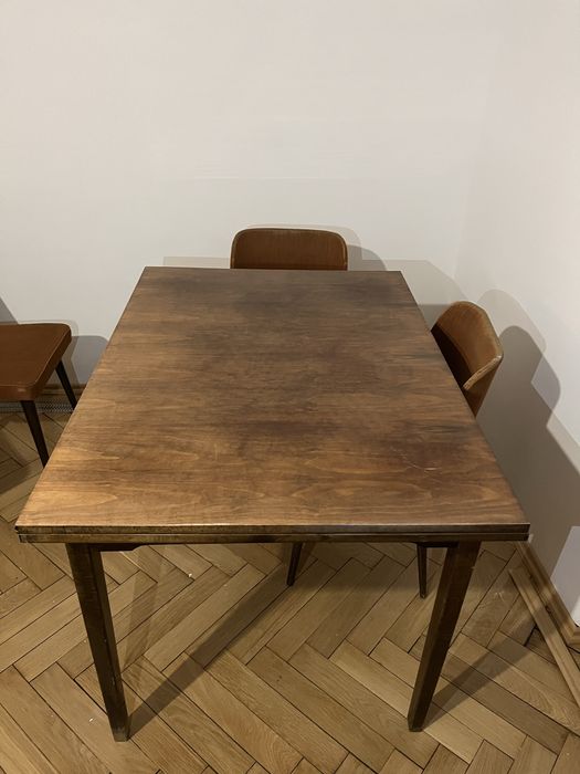 Drewniany stół rozkładany