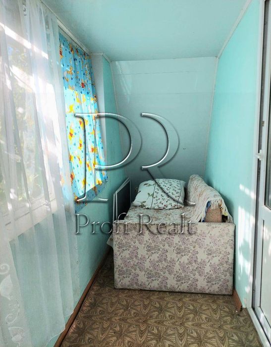 Продаж дачного будинку з ділянкою в с. Іванковичи
