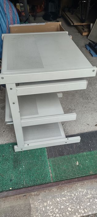 Modne metalowe  biurko wysuwane , pakowne, popiel gratis lampa