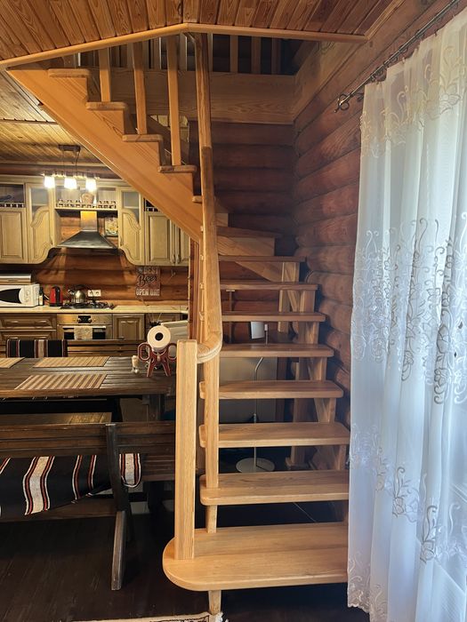 Продається 2х поверховий будинок біля озера у селі Нобель