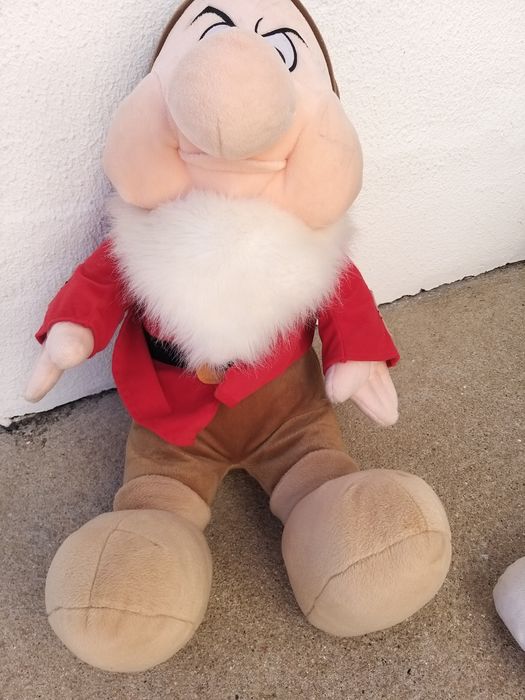 Bonecos de peluche- anão e cão