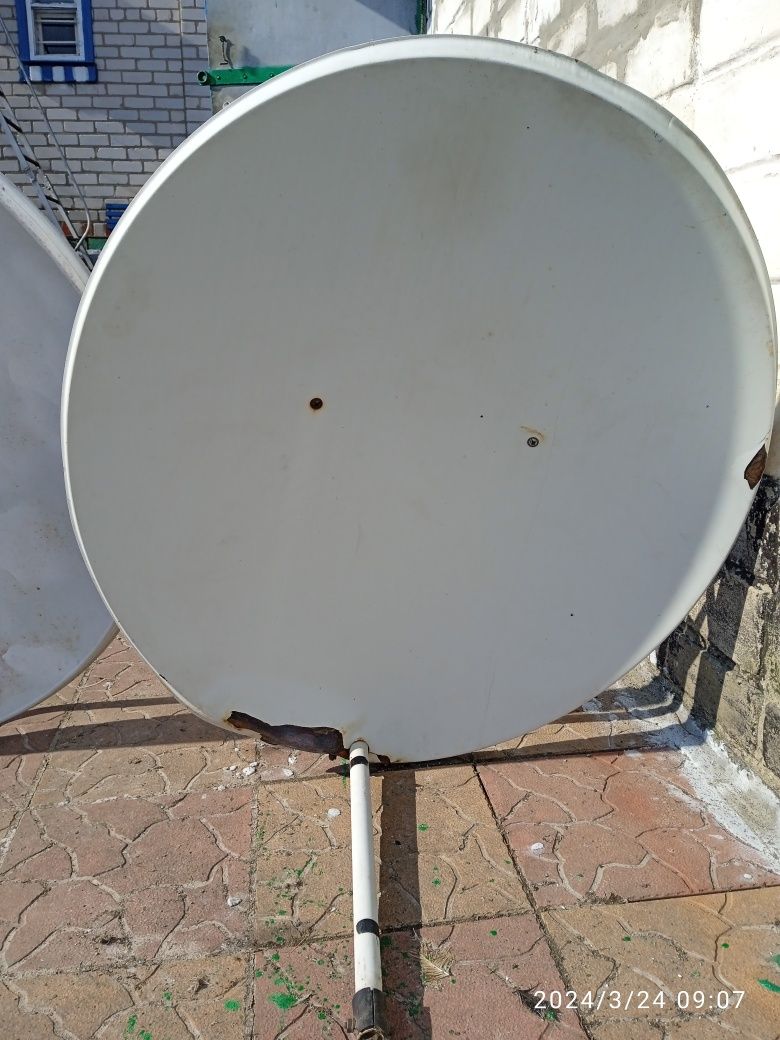 Продам 2 супутникові антени