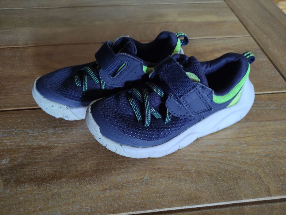 Buty sportowe dziecięce Deichmann, r.28, bdb