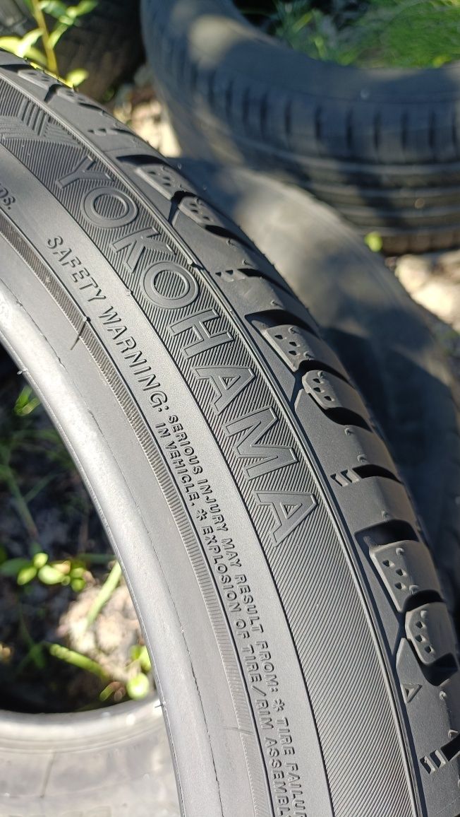 B039 Jedna sztuka 235/35r19 Yokohama ADVAN Sport A/S + z końca 2022r
