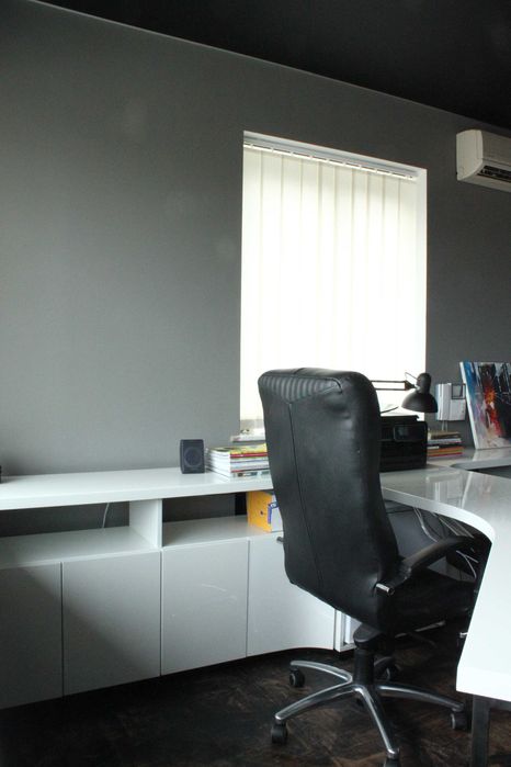 Дизайнерський стіл для керівників