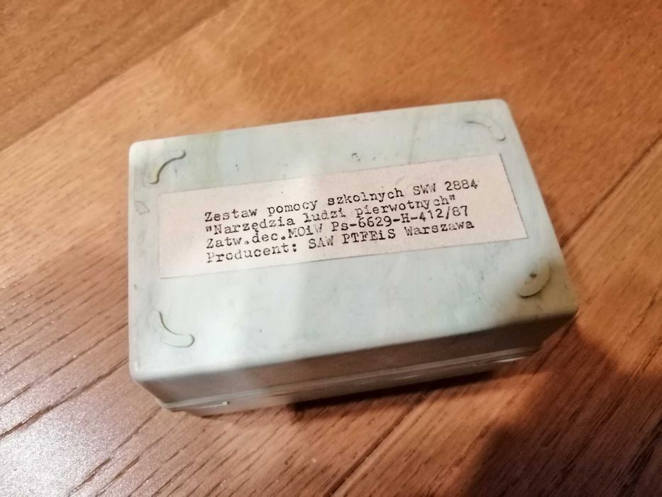 Przeźrocza, slajdy - Narzędzia ludzi pierwotnych