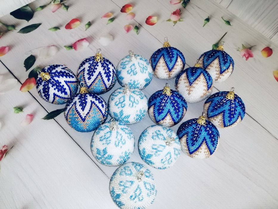 Новорічна прикраса в наявності ,замолення кольри можна другі підібрати