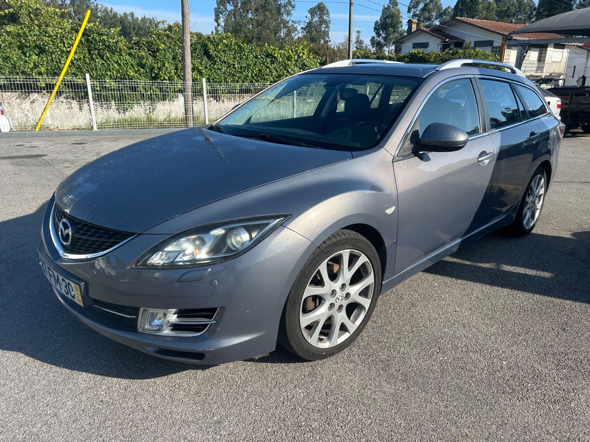 Mazda 6 em bom estado