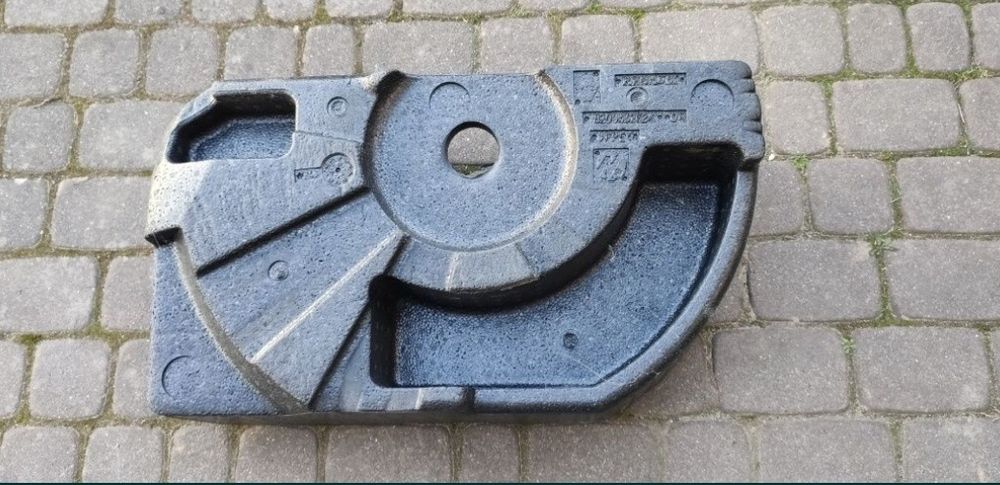 Wypełnienie wnęki bagażnika Megane II RS