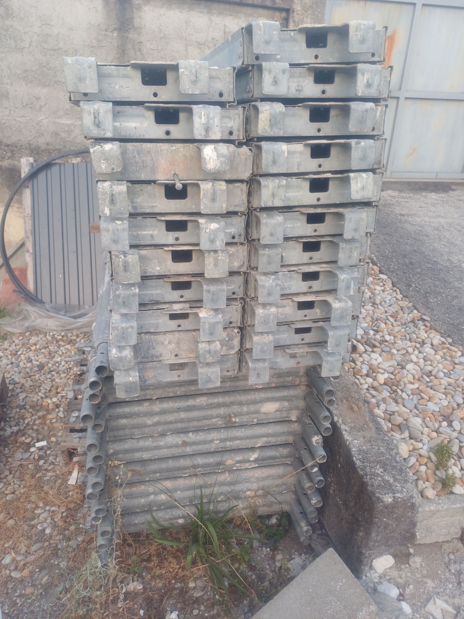 Vendo acessórios de Andaime europeu