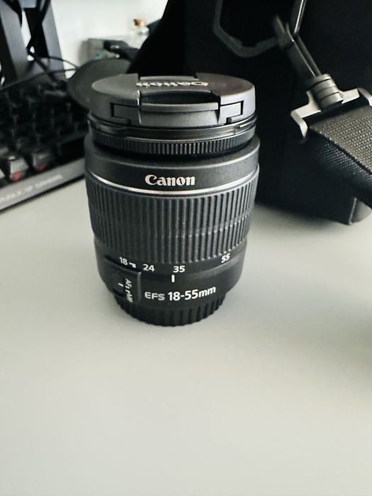 Máquina Fotográfica CANON EOS 2000D