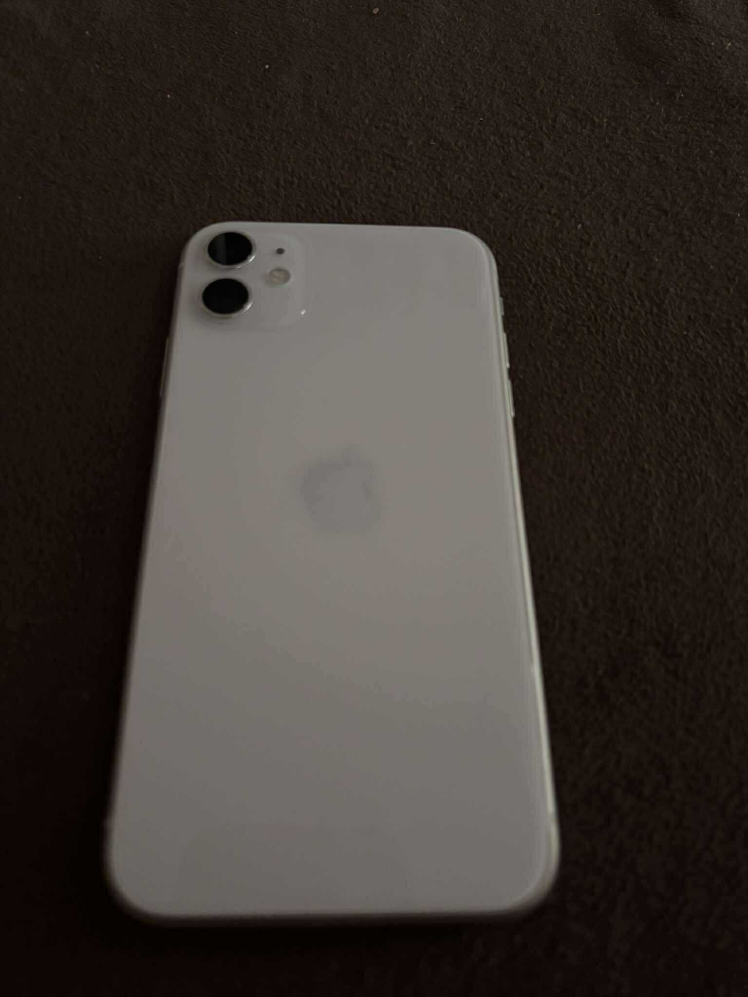 telefon iPhone 11