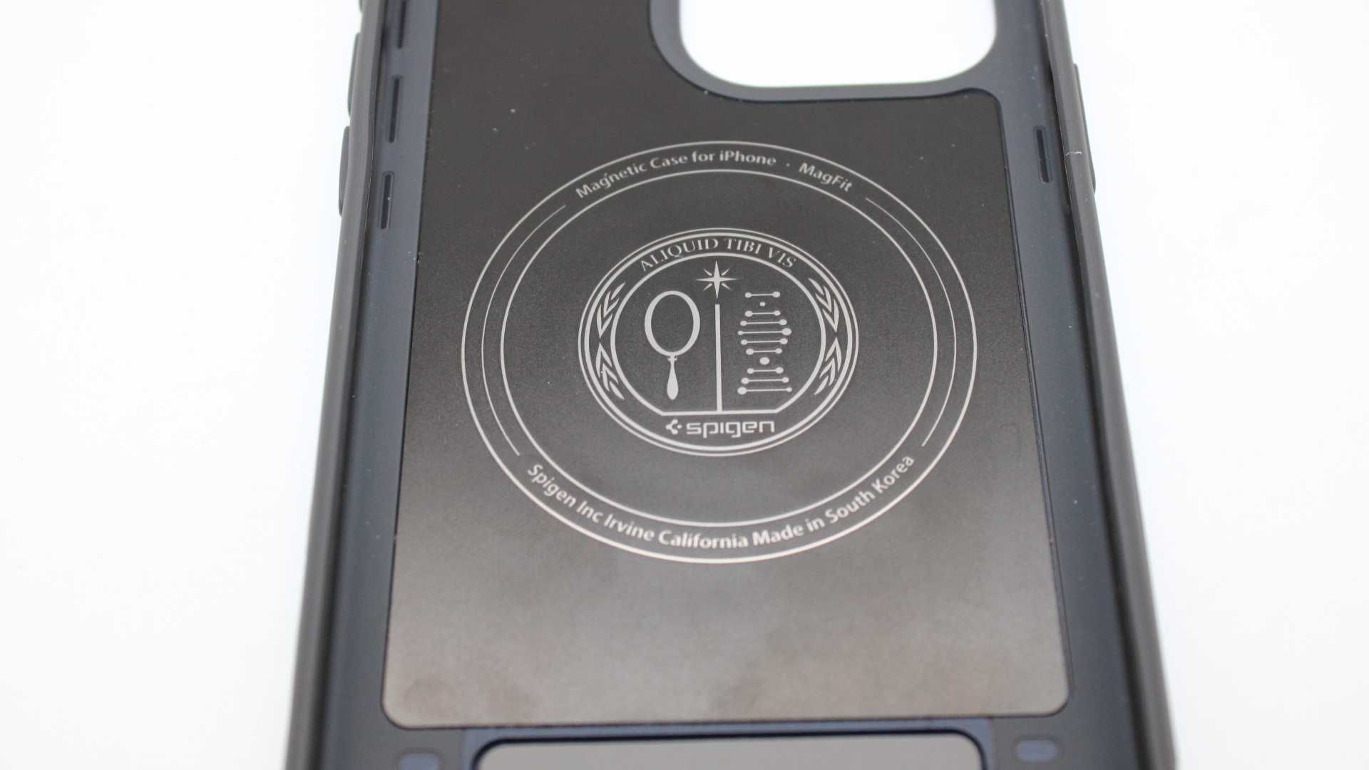 Plecki Spigen do Apple iPhone 15 Pro Max niebieski