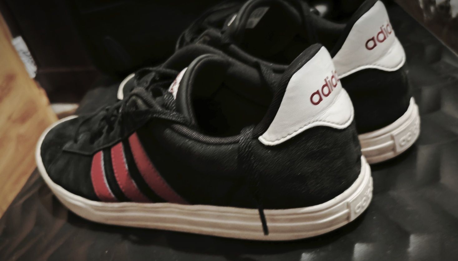 Tenis Adidas s/ novos original
Para quem usa calca n 44.5 n 45 
Excele