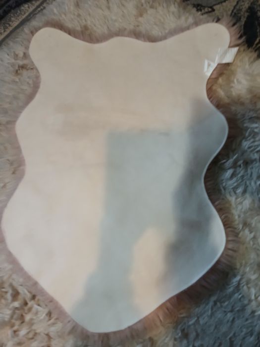 Puszysty dywanik do salonu,sypialni sztuczna skóra