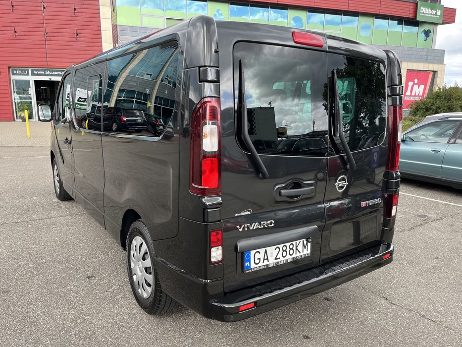 Wynajem busa Bus na wynajem 9 osób Transport osób Transfer osób