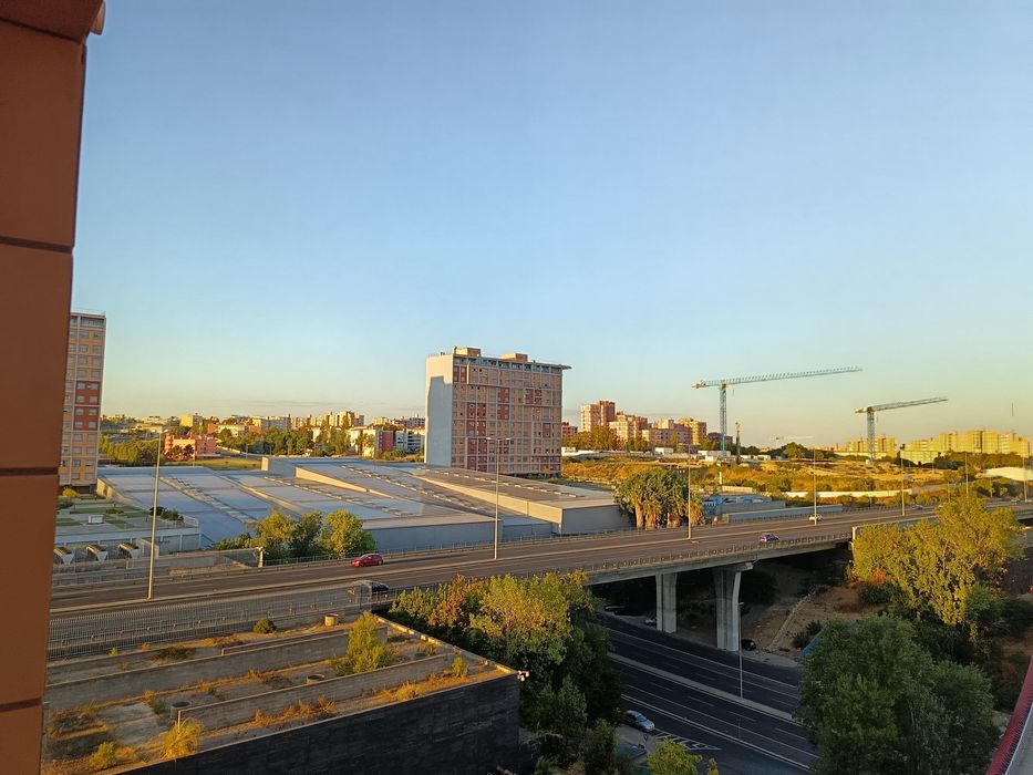 Apartamento T2 em excelente estado. Com varanda e parqueamento