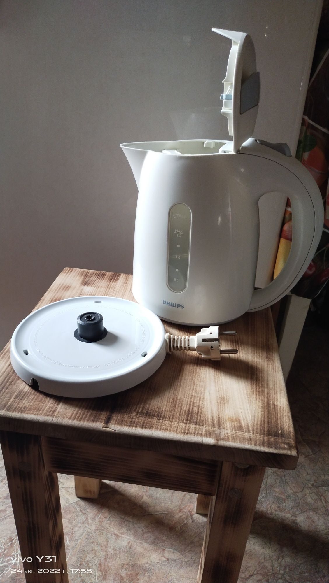 Продам электрочайник фирмы ,, Philips " made in Poland"