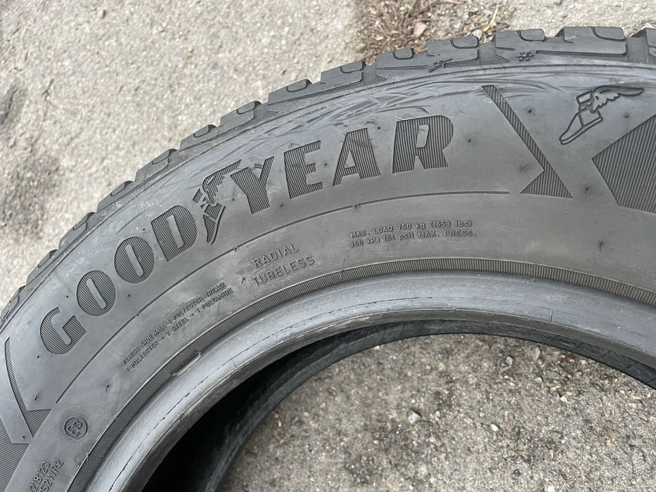 215/65 R16 Goodyear Ultra Grip Performance (Germany) 2шт.