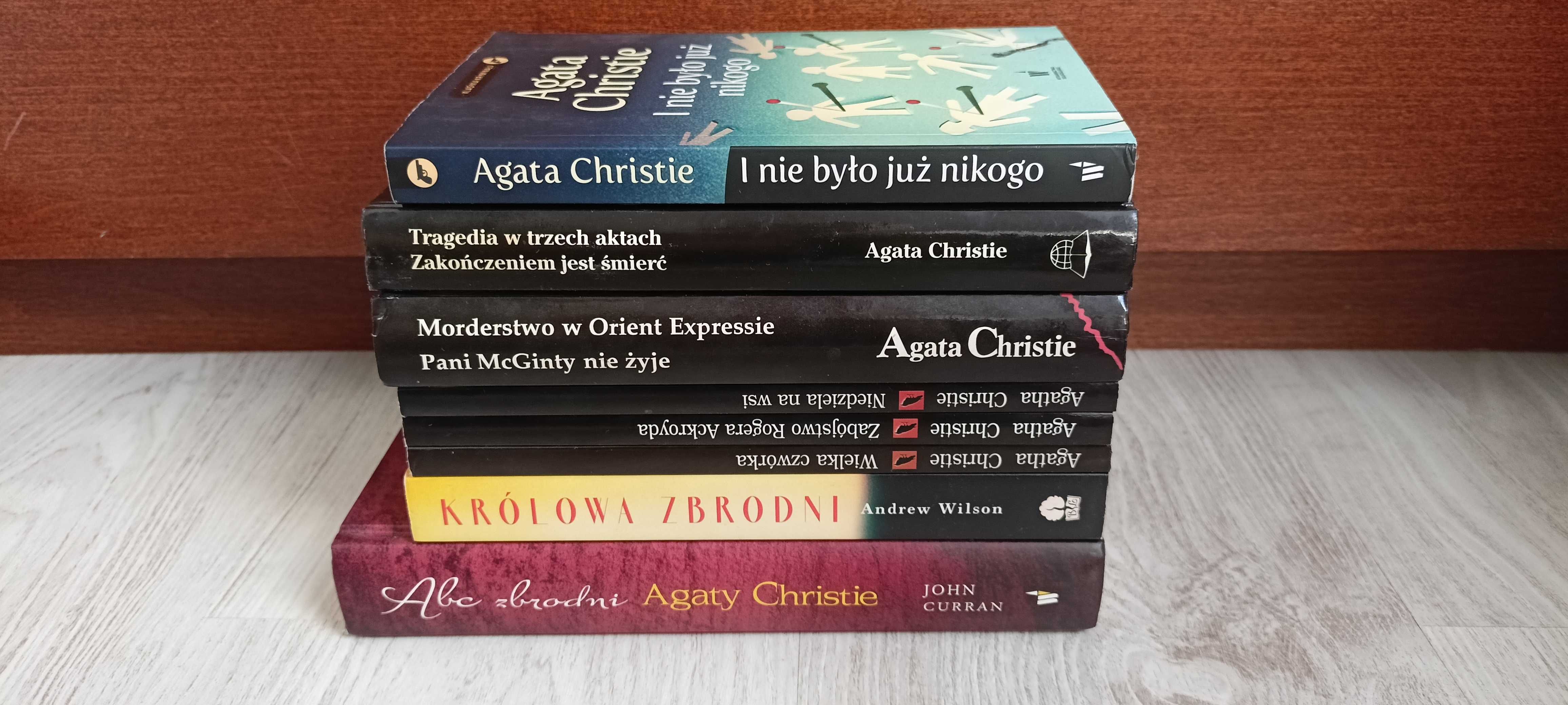 8x Christie Wielka Czwórka Niedziela na wsi Zabójstwo Rogera Tragedia
