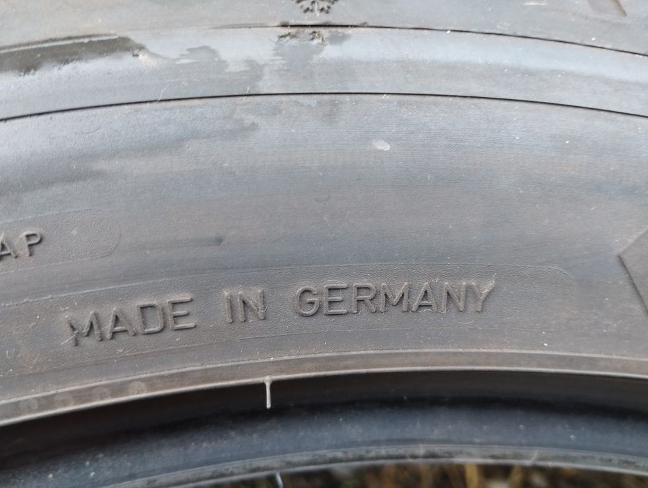 Майже нова зима 245/45/19 Goodyear Ultragrip Tesla S,VW Arteon,Audi A7