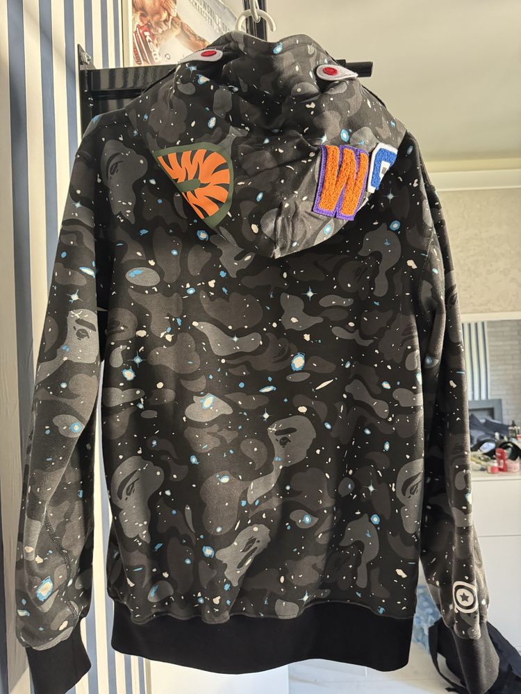 Bluza z  rekinem