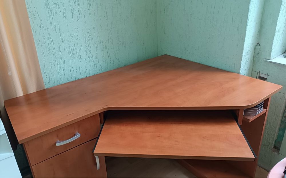 Nowe biurko machoń