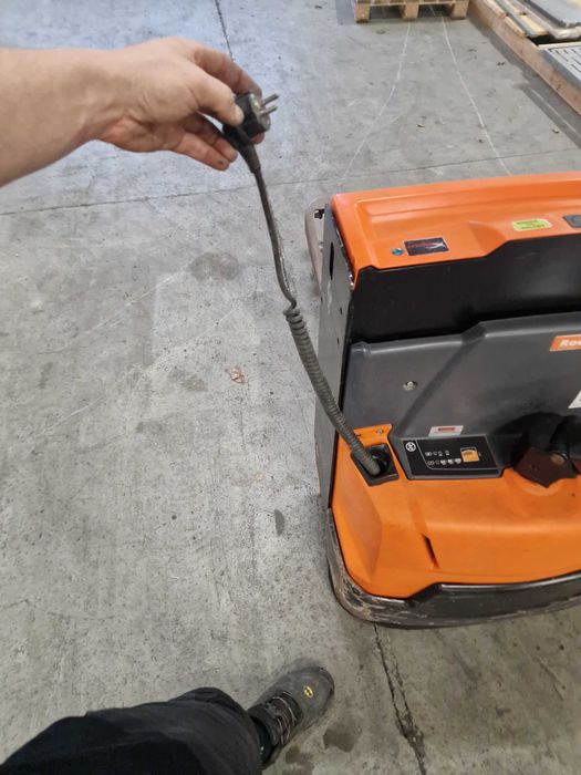 Paleciak elektryczny Rocla