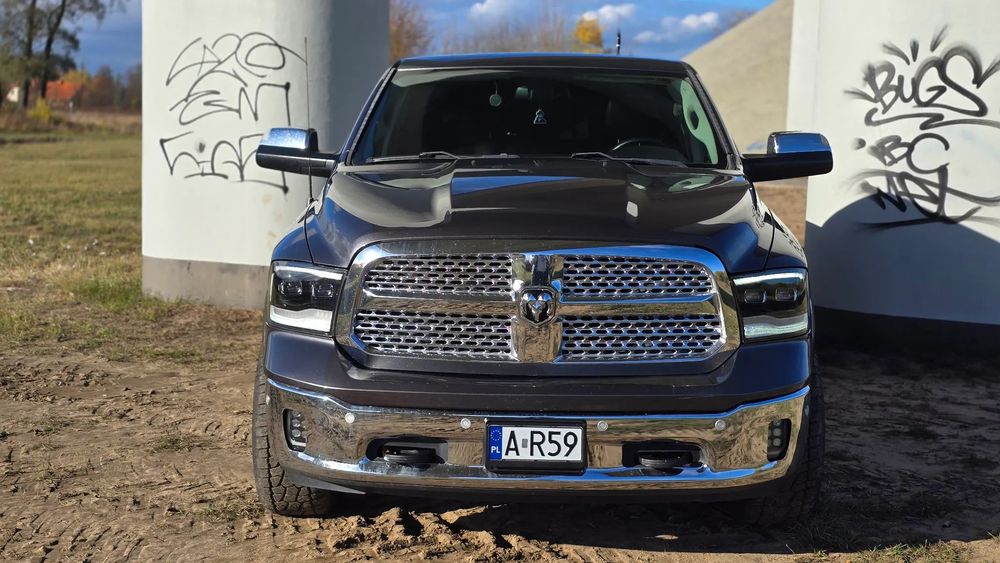 RAM 1500 LARAMIE 5.7 HEMI | Pneumatyka | 4x4 | Bezwypadkowy