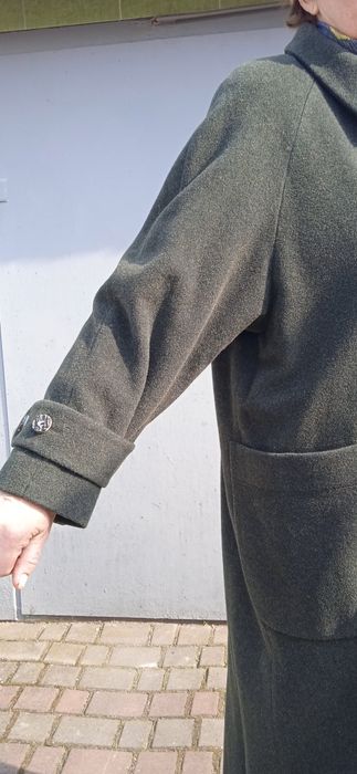 Пальто демисезонное(платок в подарок)