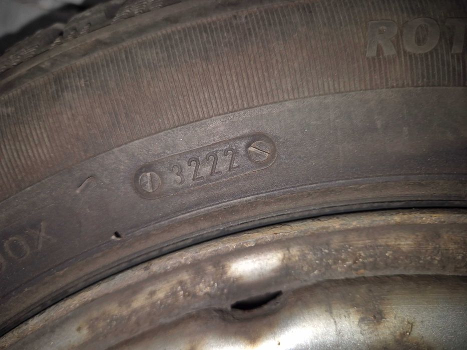 Koła stalowe z oponami.