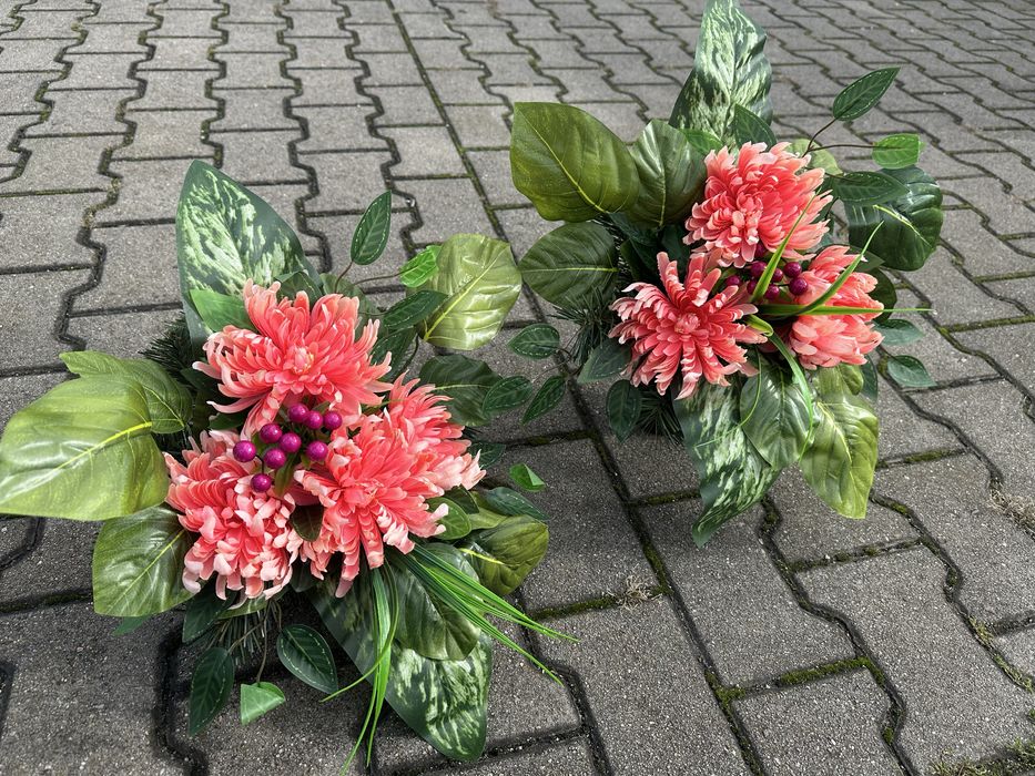 Kompozycja nagrobna obciążona z chryzantema stroik+flakon
