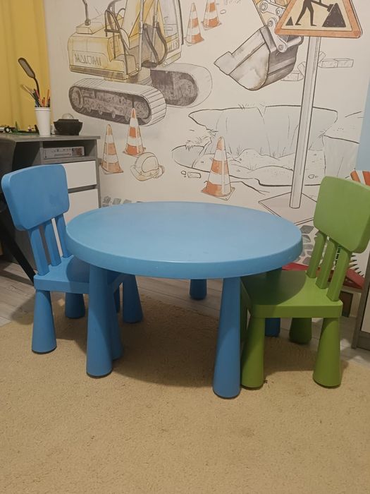 Zestaw mebli dla dzieci stół krzesła Mamut