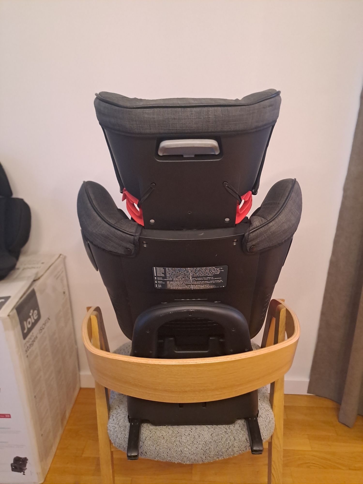 Fotelik samochodowy Joie Stages  0-25 kg. z bazą isofix