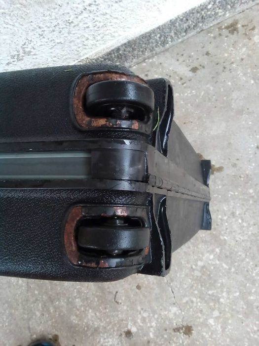 ВАЛіза чемодан пластикова