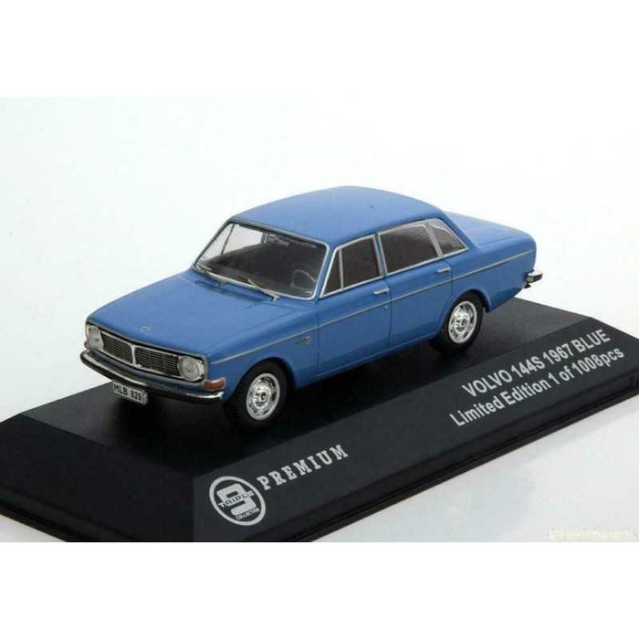 Triple9 Volvo 144 S 1/43