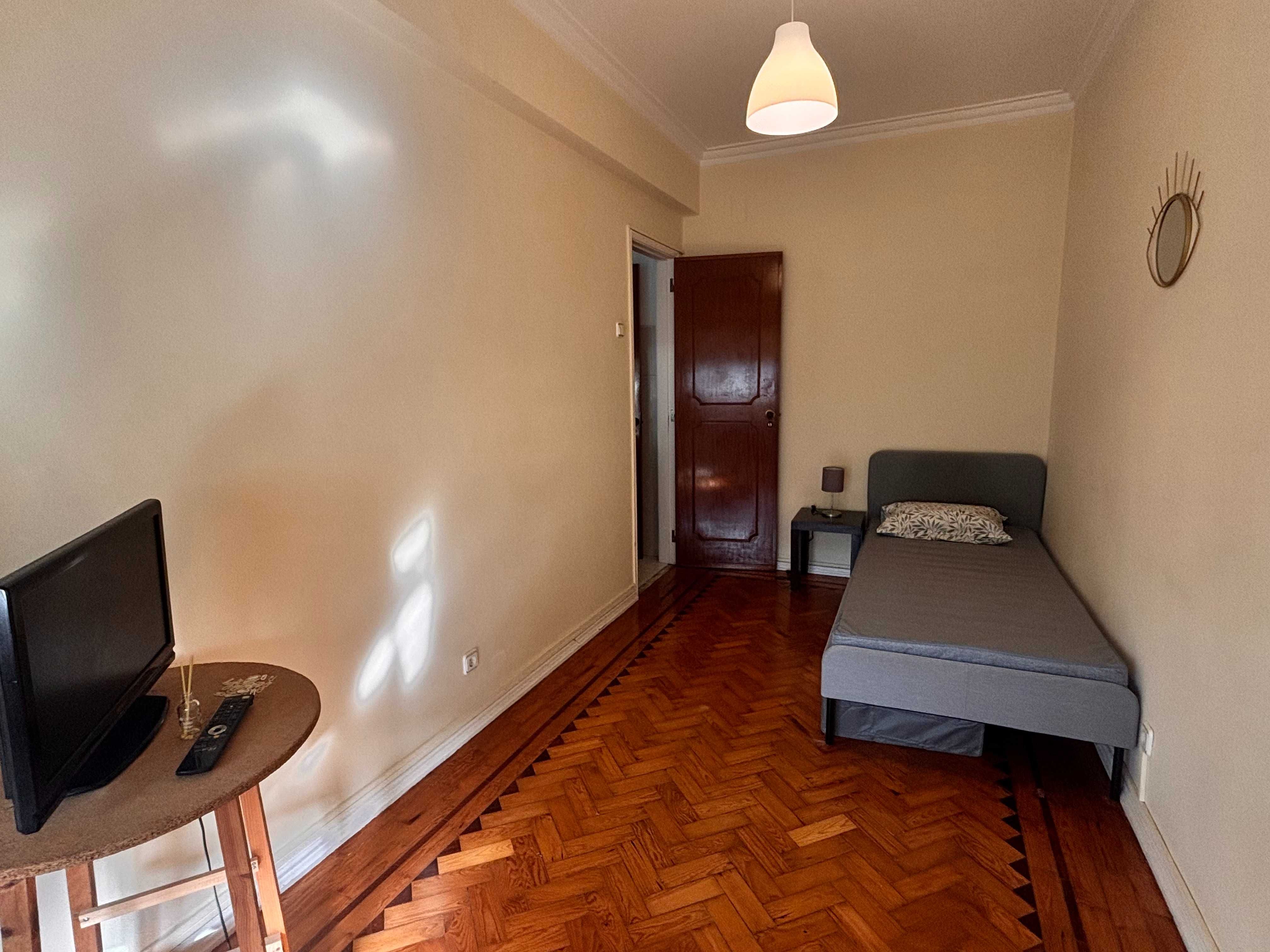 Quarto para Estudante em Benfica – Ambiente Jovem e Tranquilo
