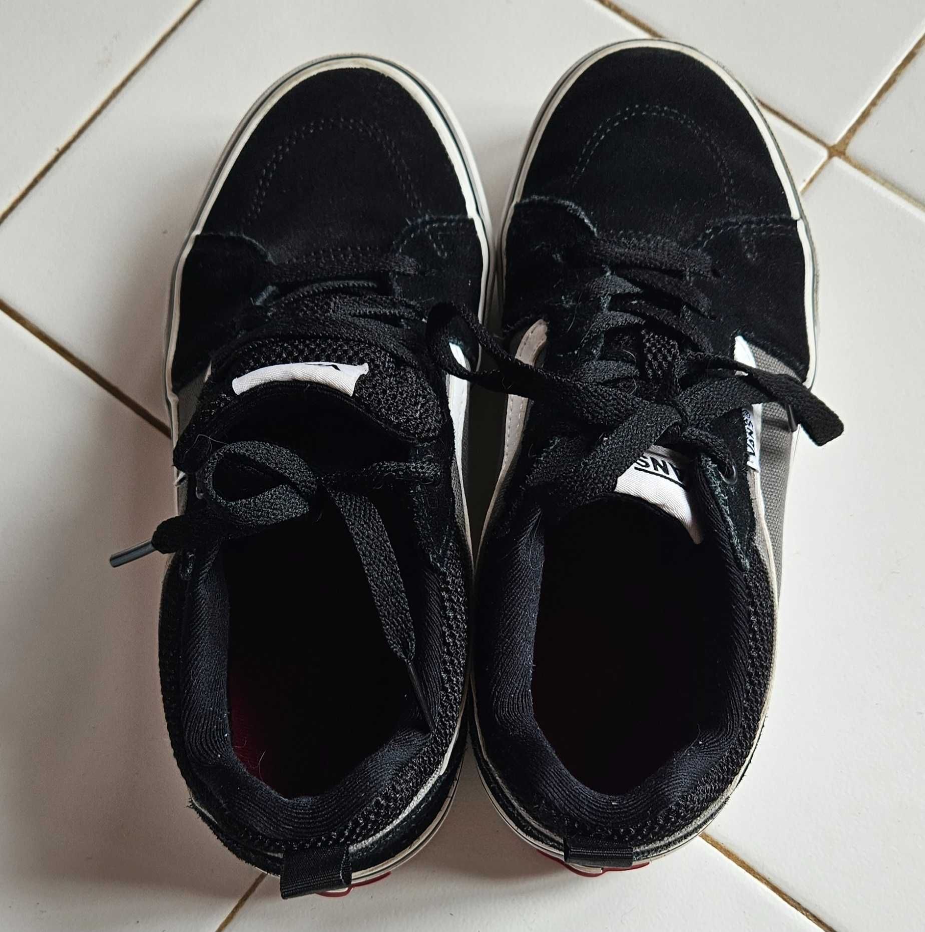 Ténis Vans de Menina pretos