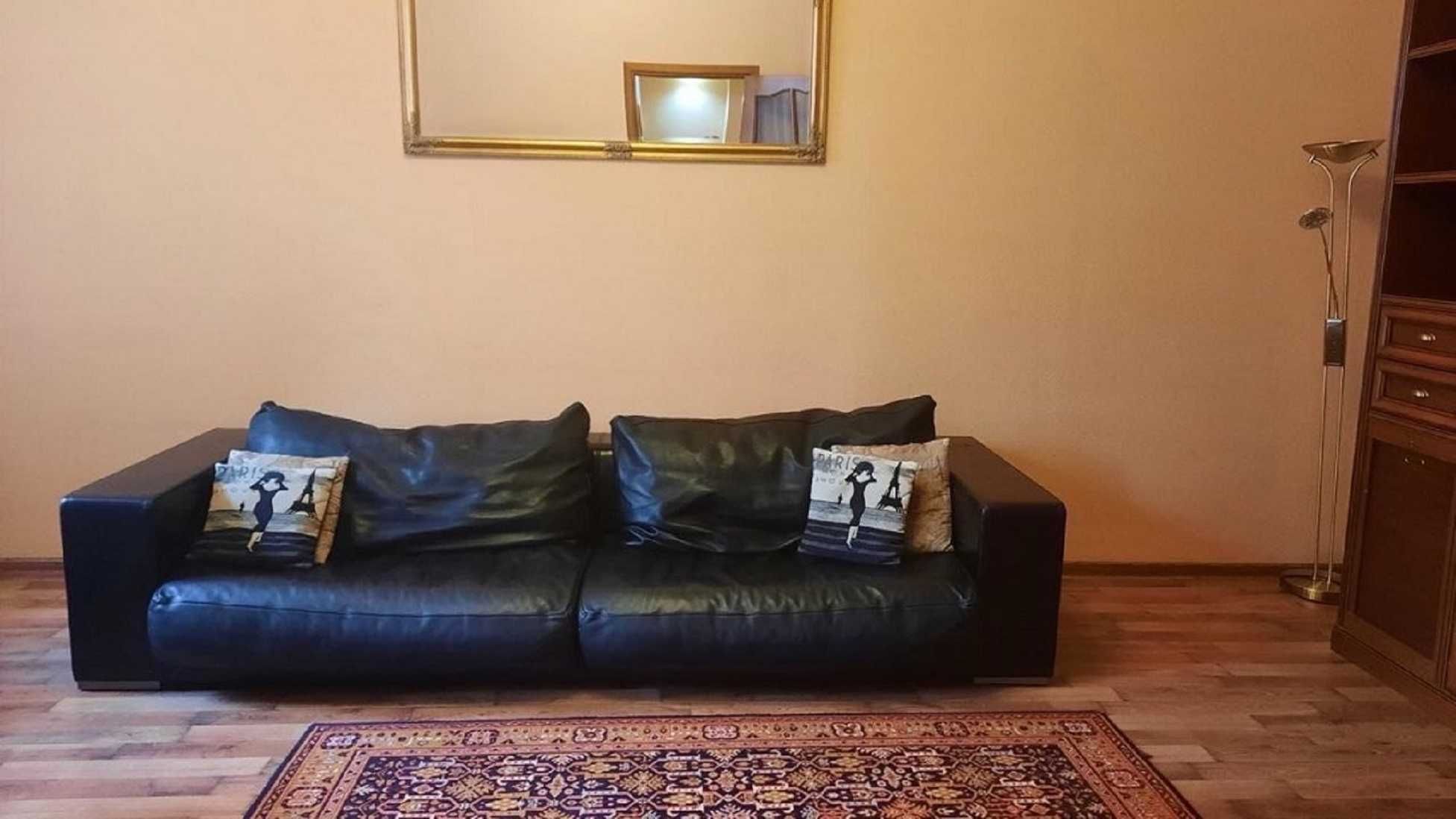 Центр. 2 кім. квартира (63.8 кв.м), вул. Саксаганського 36 А