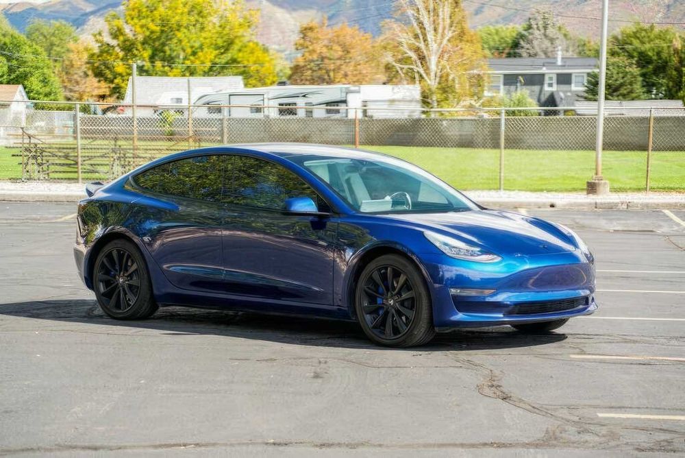 Tesla Model 3 Long Range      2019