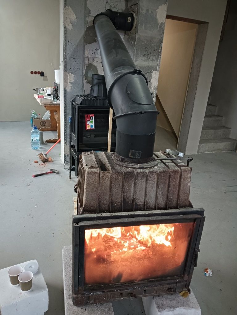 Kominek powietrzny + 2 metry rury fi 200