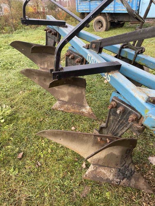 Продам плуг плн 3-35