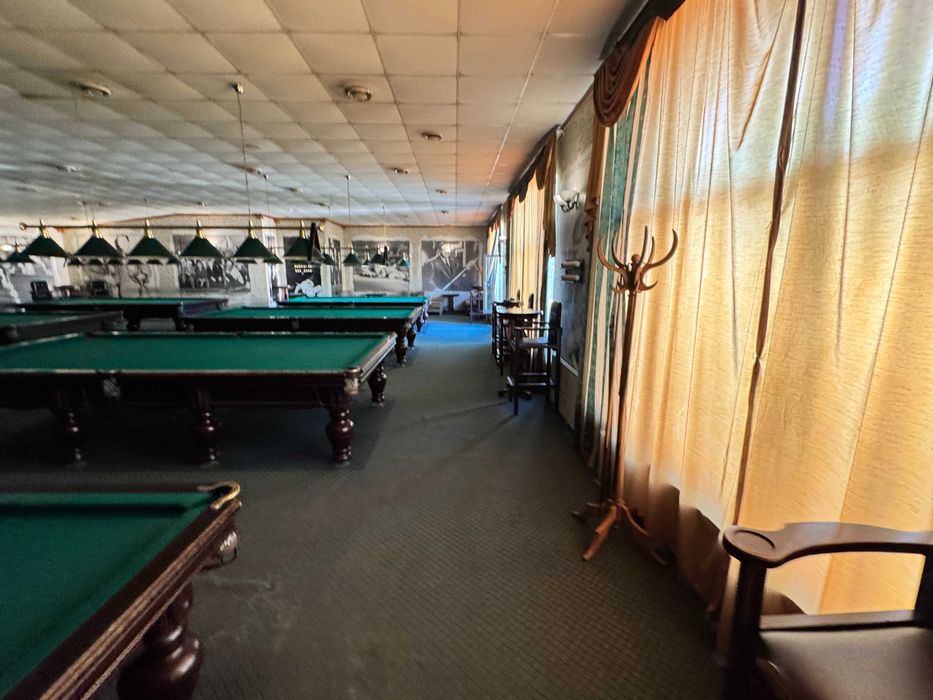 Центр Спаська діюче більярд-кафе 230 кв.м. з усіма столами
