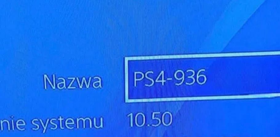 PS 4 pro 1TB, 2 pady, komplet + 4 gry.