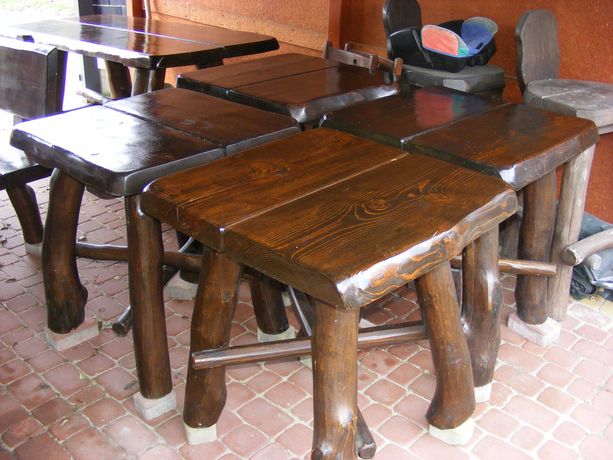 4 piękne i solidne drewniane stoły 70/70 cm