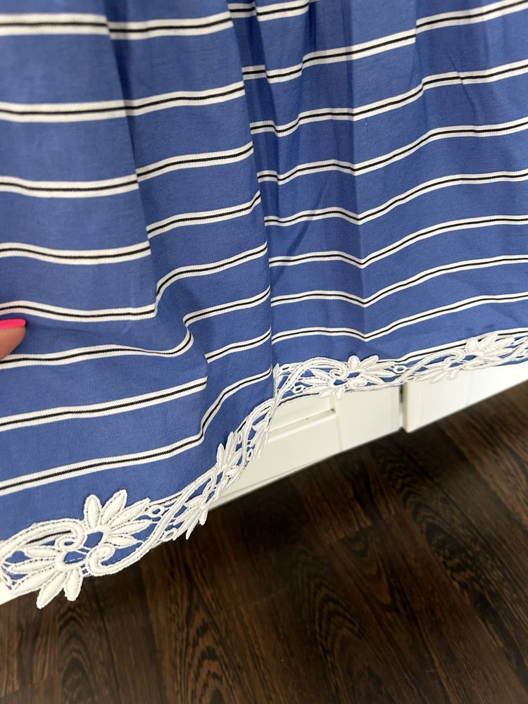 Niebieska sukienka w paski Reserved 34