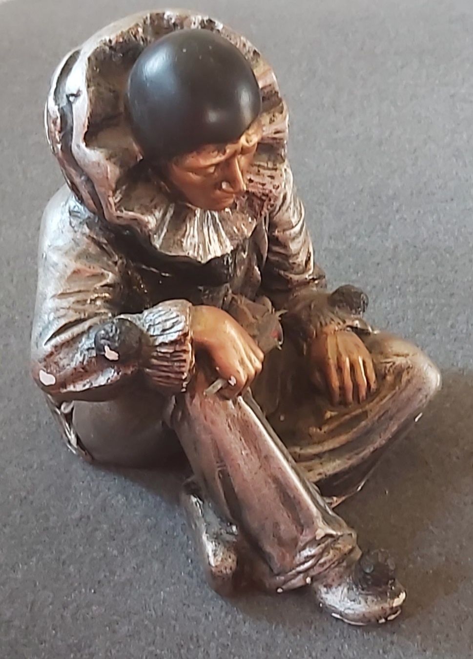 Arlekin Pierrot mężczyzna aktor sztuka figurka rzeźba model srebrny