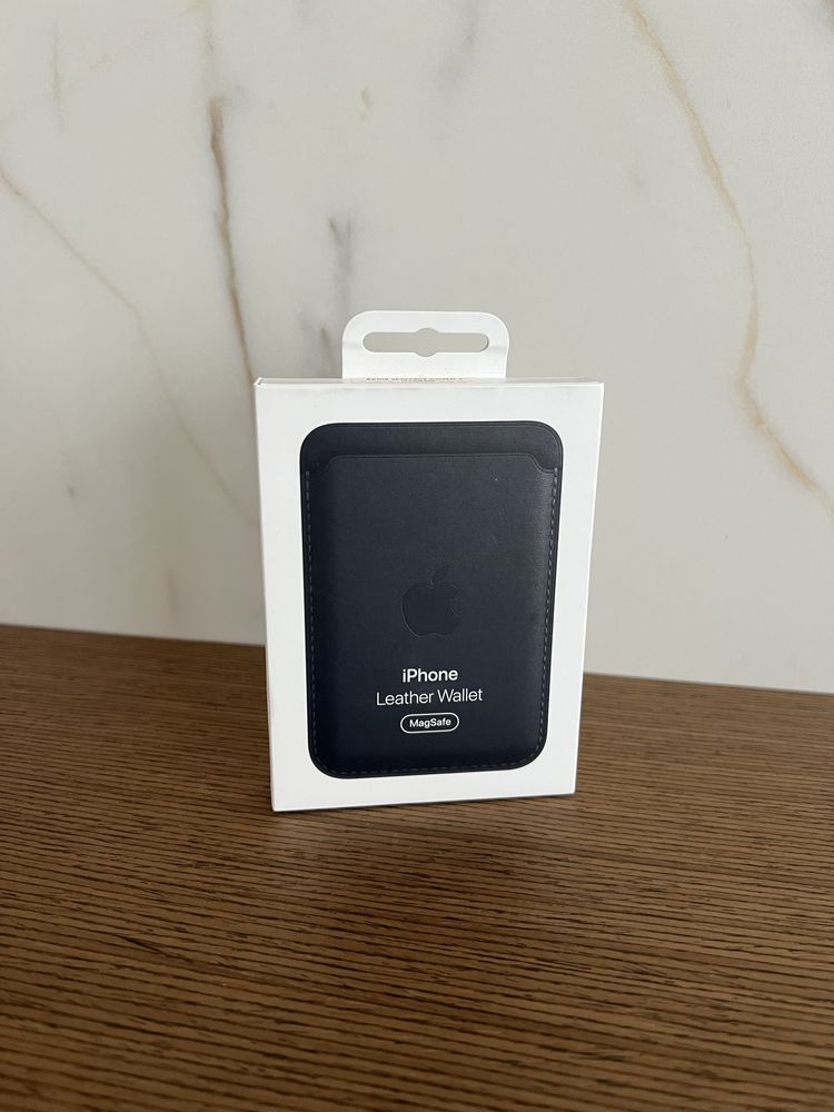 Nowy oryginalny portfel Apple IPhone Leather Wallet MagSafe Midnight